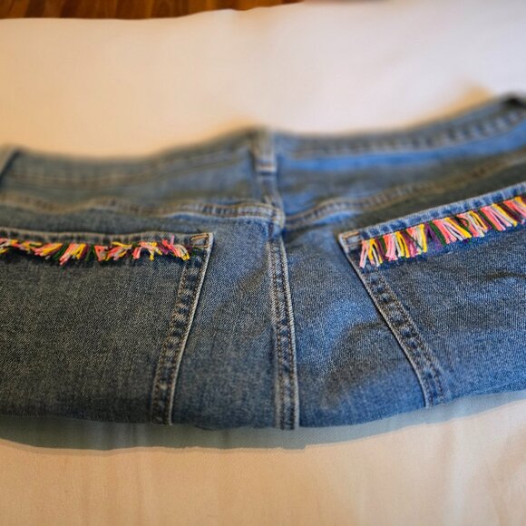 Old Navy  O.G. High-Waisted Short – UNIQUE EMBROIDERY DESIGN - Picture 4 of 9